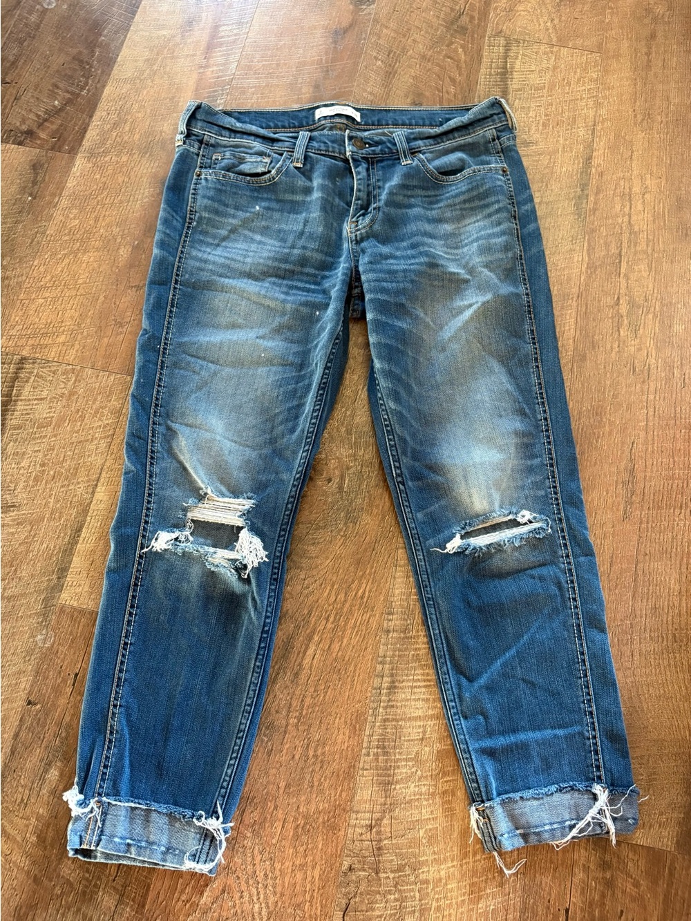 Abercrombie & Fitch Distressed Blue Ankle Crop Jeans 6